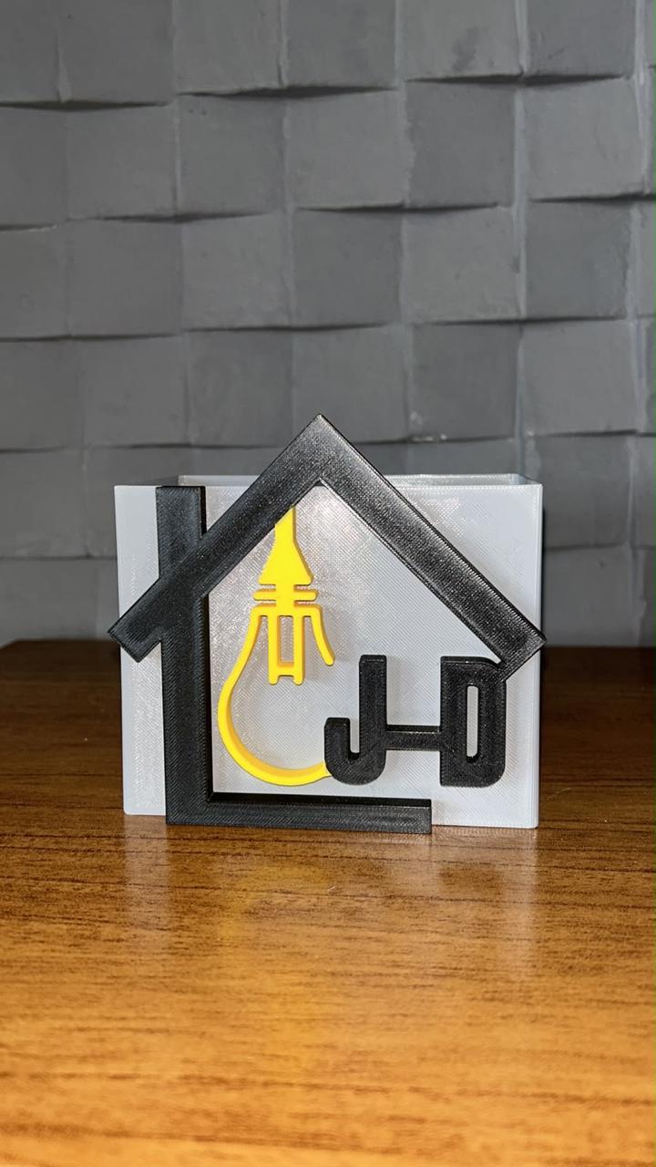Criação & Prototipagem - Porta lápis decorativo com logo